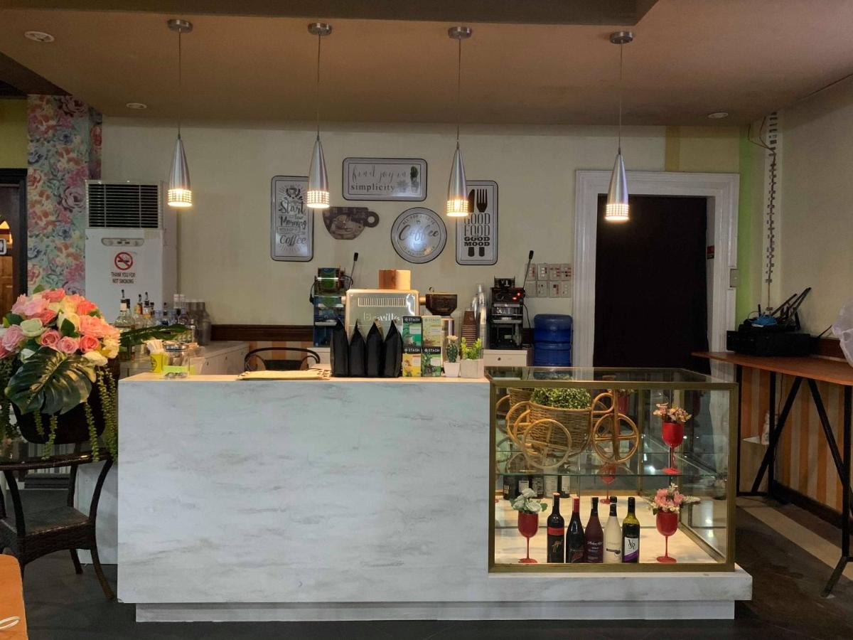 Hotel Rufina's Leisure Center à Tagum Extérieur photo