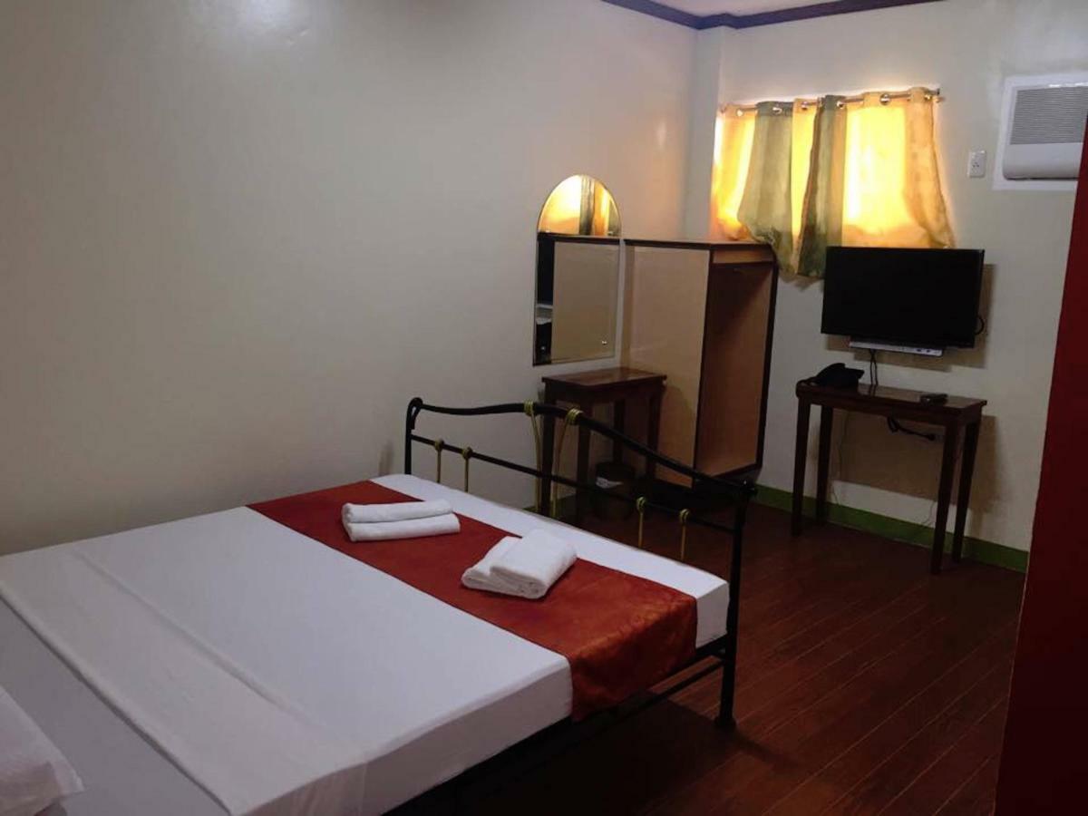 Hotel Rufina's Leisure Center à Tagum Extérieur photo