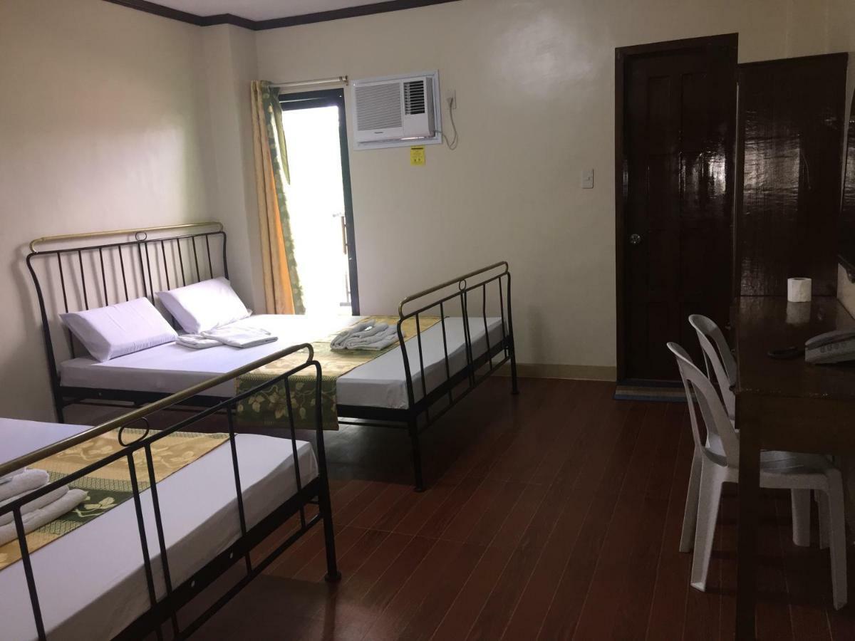 Hotel Rufina's Leisure Center à Tagum Extérieur photo
